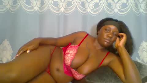 Snapshot of prettydarkskin002 chatting on April 13, 2026, 8:36 pm SHANIA online show from April 13, 2026, 8:36 pm