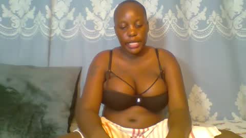 Snapshot of prettydarkskin002 chatting on April 23, 2026, 7:38 pm SHANIA online show from April 23, 2026, 7:38 pm