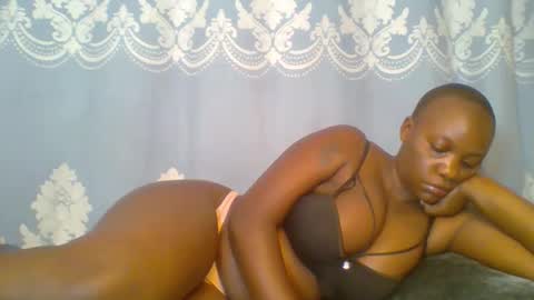 Snapshot of prettydarkskin002 chatting on April 24, 2026, 8:17 am SHANIA online show from April 24, 2026, 8:17 am