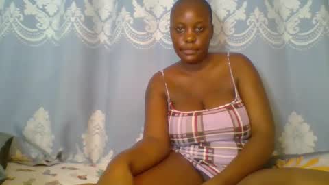 Snapshot of prettydarkskin002 chatting on April 25, 2026, 2:47 pm SHANIA online show from April 25, 2026, 2:47 pm