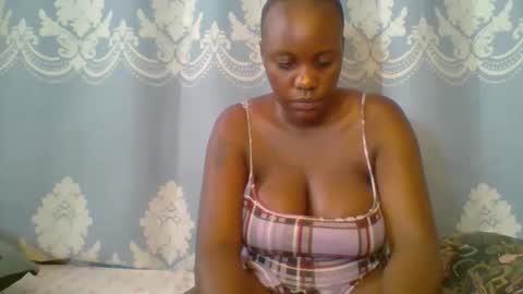Snapshot of prettydarkskin002 chatting on April 26, 2026, 5:38 am SHANIA online show from April 26, 2026, 5:38 am