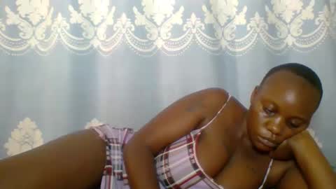Snapshot of prettydarkskin002 chatting on May 4, 2026, 9:38 am SHANIA online show from May 4, 2026, 9:38 am