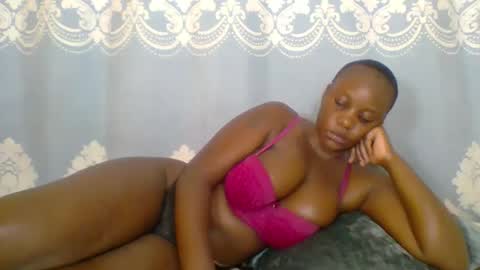 Snapshot of prettydarkskin002 chatting on May 9, 2026, 10:09 am SHANIA online show from May 9, 2026, 10:09 am