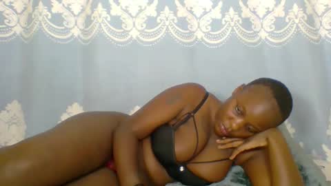 Snapshot of prettydarkskin002 chatting on May 13, 2026, 9:00 pm SHANIA online show from May 13, 2026, 9:00 pm