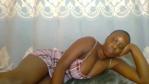 Snapshot of prettydarkskin002 chatting on May 17, 2026, 10:55 am SHANIA online show from May 17, 2026, 10:55 am