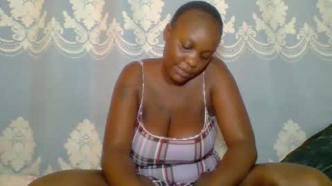 Snapshot of prettydarkskin002 chatting on May 28, 2026, 9:39 am SHANIA online show from May 28, 2026, 9:39 am