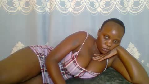 Snapshot of prettydarkskin002 chatting on May 31, 2026, 10:33 am SHANIA online show from May 31, 2026, 10:33 am