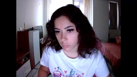 prettyjulliette online show from September 29, 2025, 11:48 am