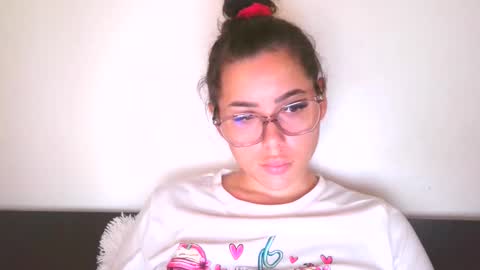 prettyjulliette online show from October 24, 2025, 11:28 am