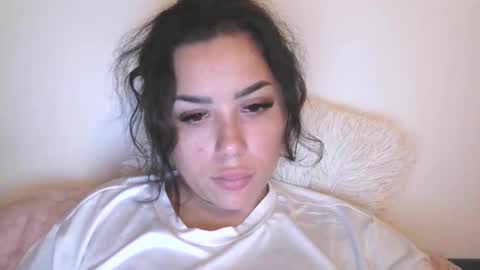 prettyjulliette online show from November 6, 2025, 11:04 pm