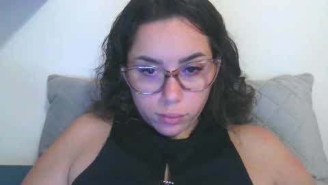 prettyjulliette online show from November 24, 2025, 2:06 pm