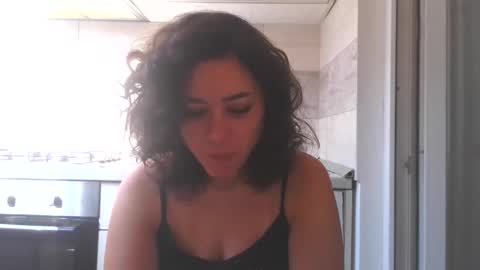 prettyjulliette online show from December 4, 2025, 11:30 am