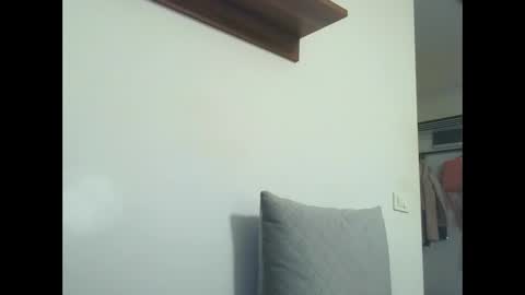 prettyjulliette online show from January 11, 2026, 11:15 am