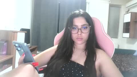 prettyjulliette online show from May 26, 2026, 9:22 pm