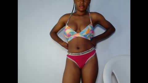 evelyn online show from October 18, 2025, 9:43 am