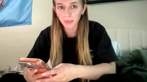 prettymeowgirly online show from March 16, 2026, 9:41 pm