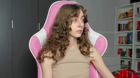 Sophie  next stream will be at Monday  i will wait you guys  online show from November 4, 2025, 1:43 pm