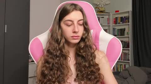 Snapshot of prettysomething chatting on June 9, 2026, 7:31 am Sophie next stream will be at Monday i will wait you guys online show from June 9, 2026, 7:31 am