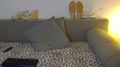 prettyvanessa online show from March 3, 2025, 12:58 pm