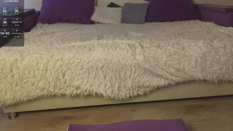 Kitty online show from April 11, 2026, 7:45 am