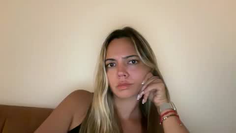 Snapshot of prettyyykittyyy22 chatting on November 18, 2025, 5:12 am prettyyykittyyy22 online show from November 18, 2025, 5:12 am