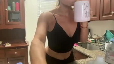 Snapshot of prettyyykittyyy22 chatting on March 7, 2026, 2:36 pm prettyyykittyyy22 online show from March 7, 2026, 2:36 pm