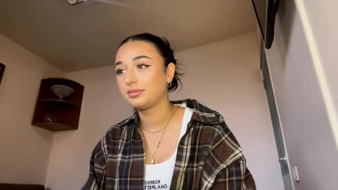 Snapshot of pricillalivsey chatting on November 29, 2025, 12:08 pm Sofi online show from November 29, 2025, 12:08 pm