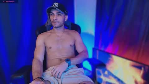 pridelgtbi online show from November 30, 2025, 12:25 am