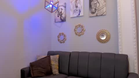 prince_arthur77 online show from February 18, 2025, 3:53 am