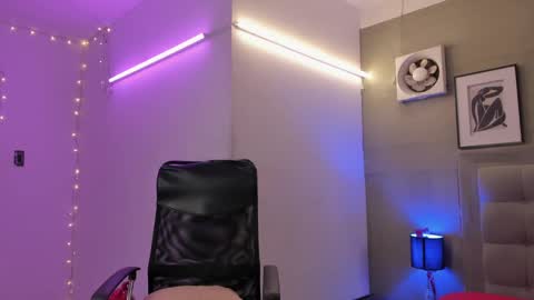 prince_arthur77 online show from March 1, 2025, 12:45 pm