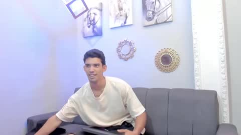 prince_arthur77 online show from March 12, 2025, 3:40 pm