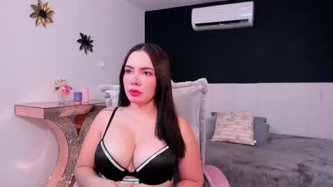 Mia online show from March 3, 2026, 11:38 am