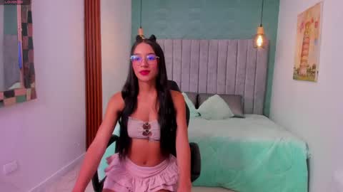 Mia online show from May 11, 2026, 2:28 am