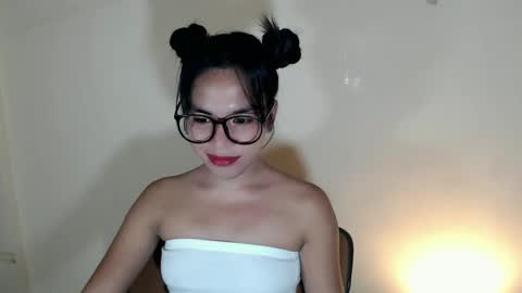 Yurie online show from March 2, 2025, 11:20 pm