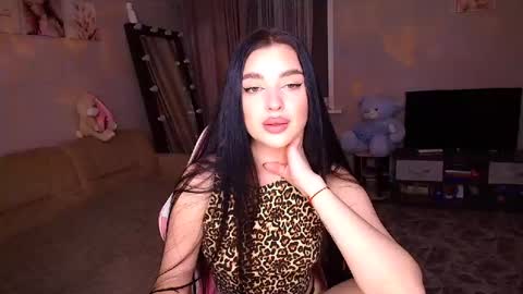 princessamira1 online show from September 23, 2025, 2:09 pm
