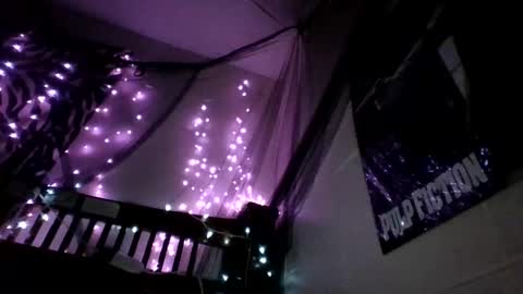 Holly love online show from November 12, 2025, 6:58 am