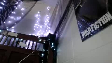 Holly love online show from November 14, 2025, 8:18 pm