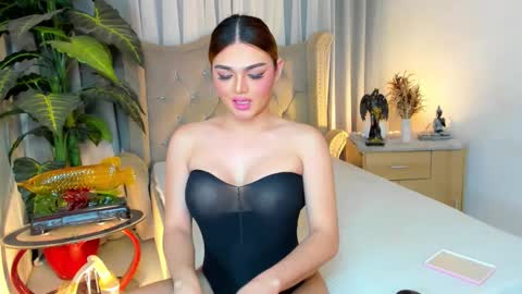 Snapshot of princesshugecumontop chatting on October 20, 2025, 12:16 pm PrincessDONT FORGET TO FOLLOW ME online show from October 20, 2025, 12:16 pm