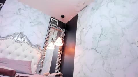   online show from September 18, 2025, 11:12 am