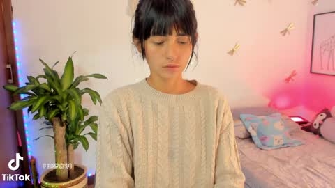 princessluna_14 online show from April 1, 2026, 9:34 pm