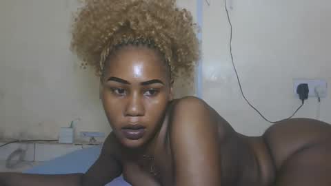 FENNY online show from November 4, 2025, 2:05 pm