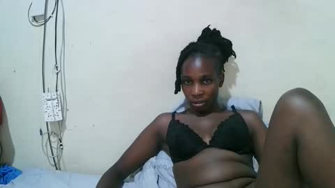 Snapshot of pritty_amber chatting on April 18, 2026, 7:29 pm pritty_amber online show from April 18, 2026, 7:29 pm