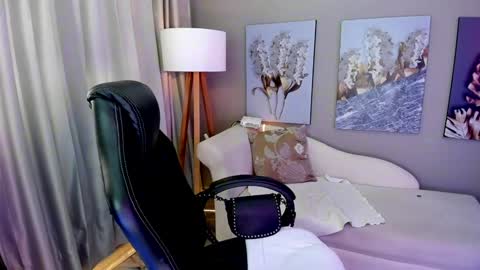 Priya Rose online show from December 4, 2024, 6:39 pm