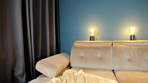 Raven  but you can call me sweetie or honey too  online show from February 9, 2026, 6:45 pm