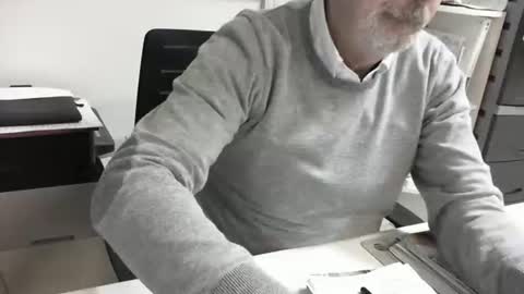 mature hairy guy online show from November 8, 2025, 5:45 pm