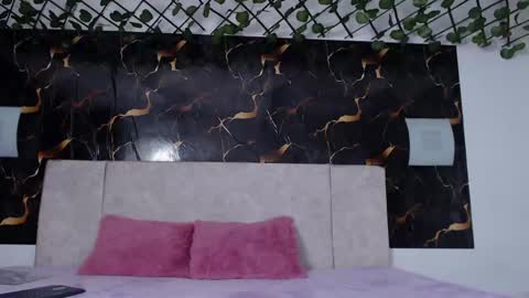 Adris  Juan online show from May 12, 2026, 3:36 am