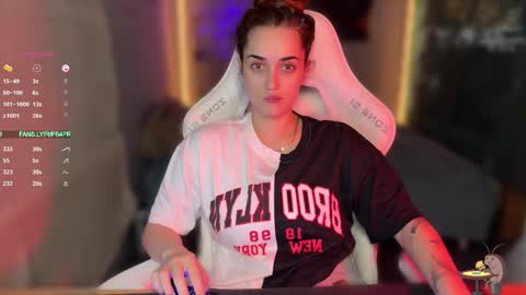 Queen of Pain online show from November 13, 2025, 4:06 pm