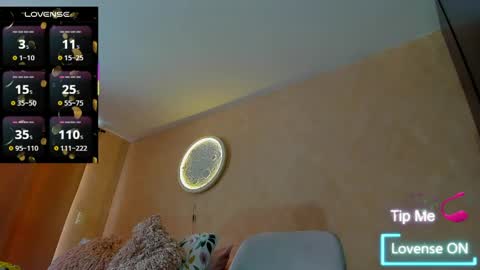 psique_naughty2 online show from April 8, 2026, 5:57 pm