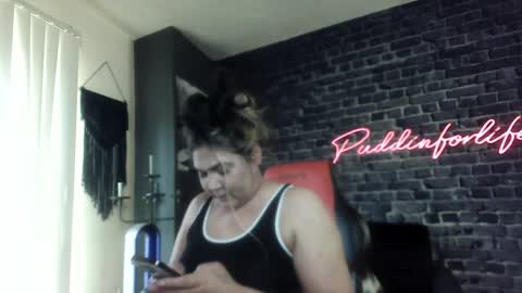 Krystle online show from March 27, 2026, 1:33 pm