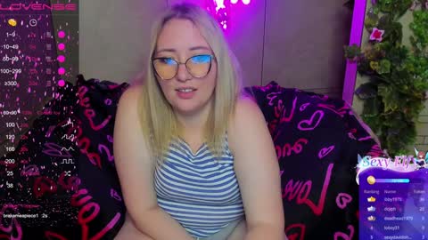 puffybun online show from December 27, 2024, 3:31 am